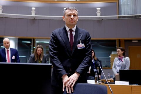 Kiev presse l’UE d’utiliser les avoirs russes pour combler son déficit de 2027