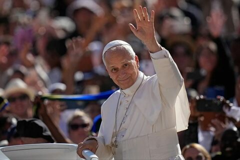 Devant Léon XIV, Macron défend une laïcité qui ne nie pas la religion