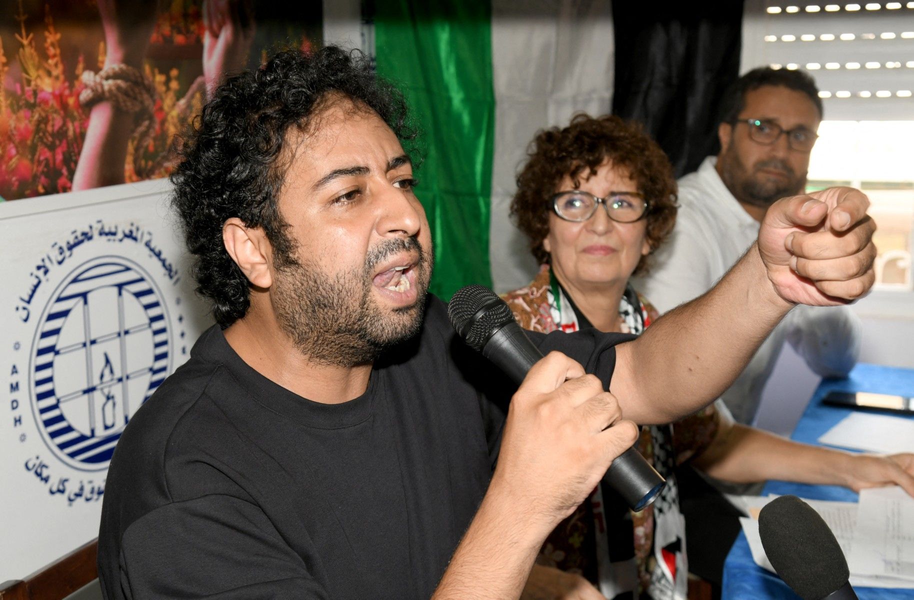 Amnesty accuse le renseignement marocain d’espionner journalistes et militants
